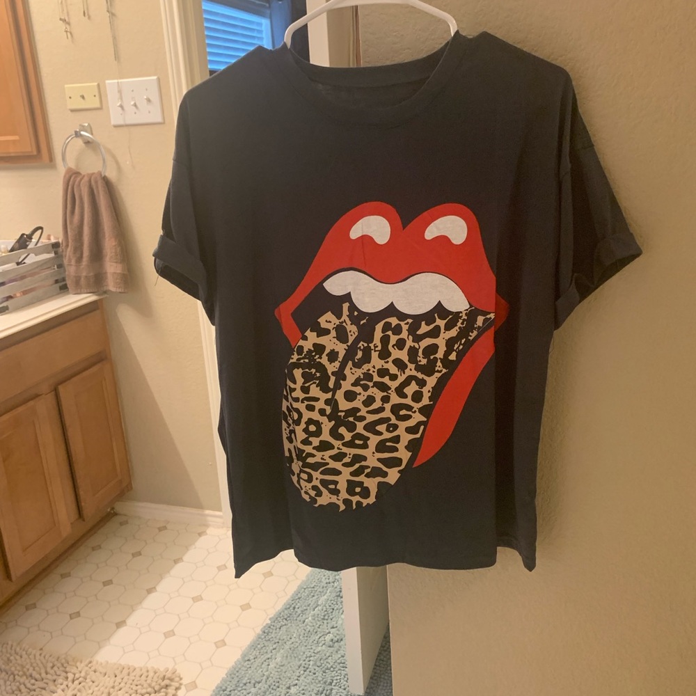 Cheetah tongue shirt